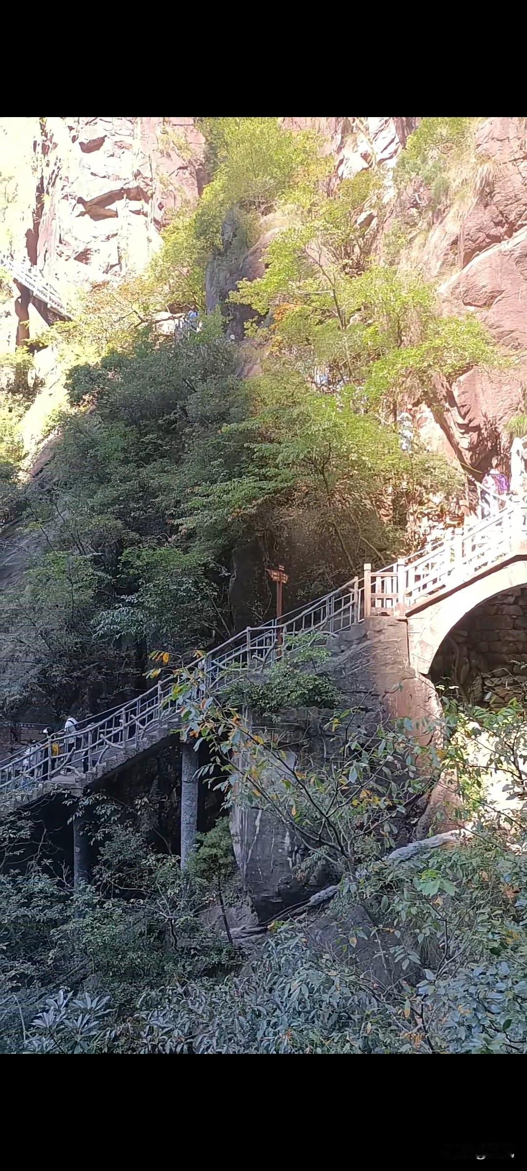 人均差距越来大了，城乡发展不平衡。

能让老百姓实实在在享受到发展的红利，日子才