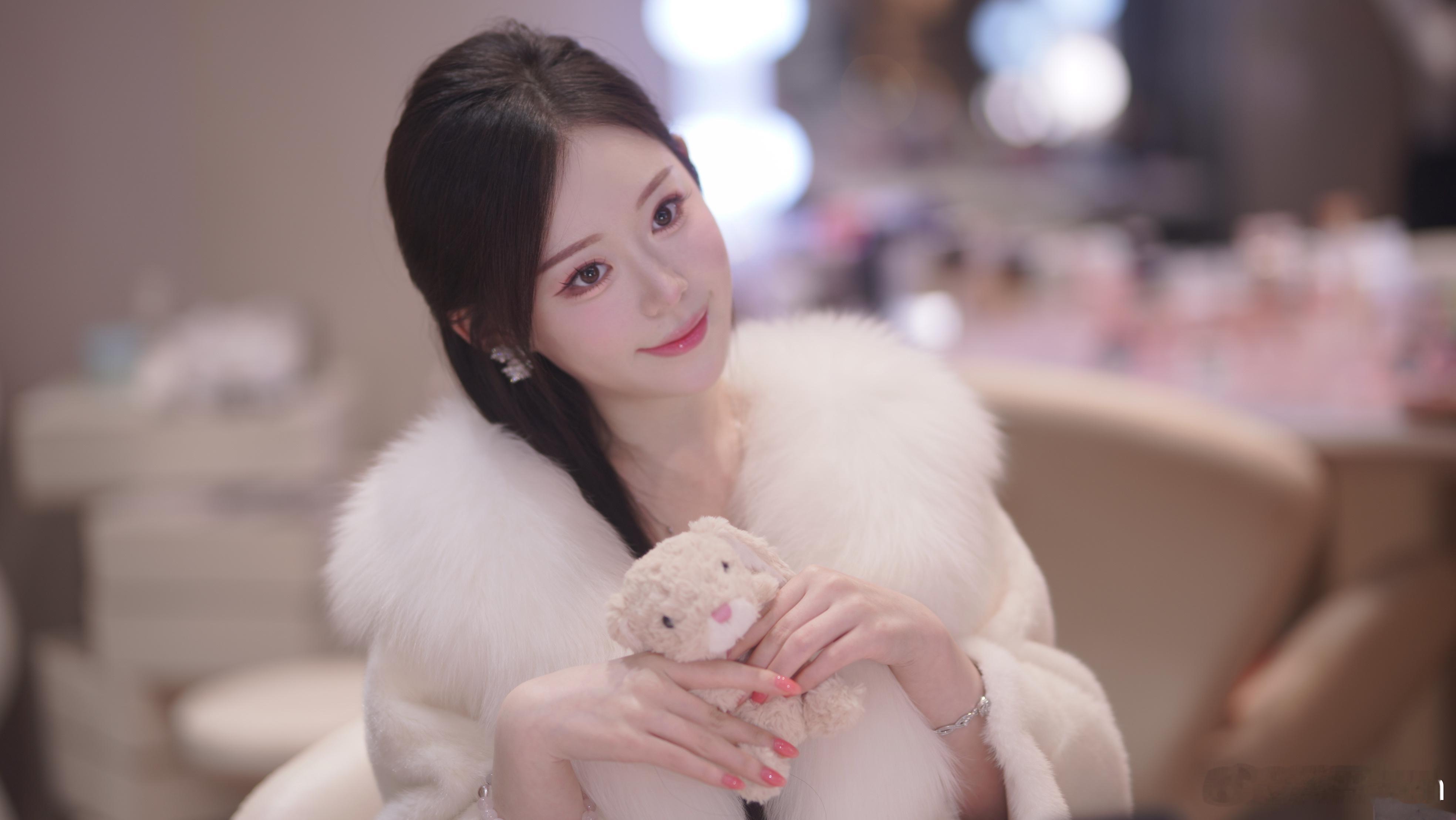 我的好 我的珍贵 从来都不需要另一个人的肯定才能成立 