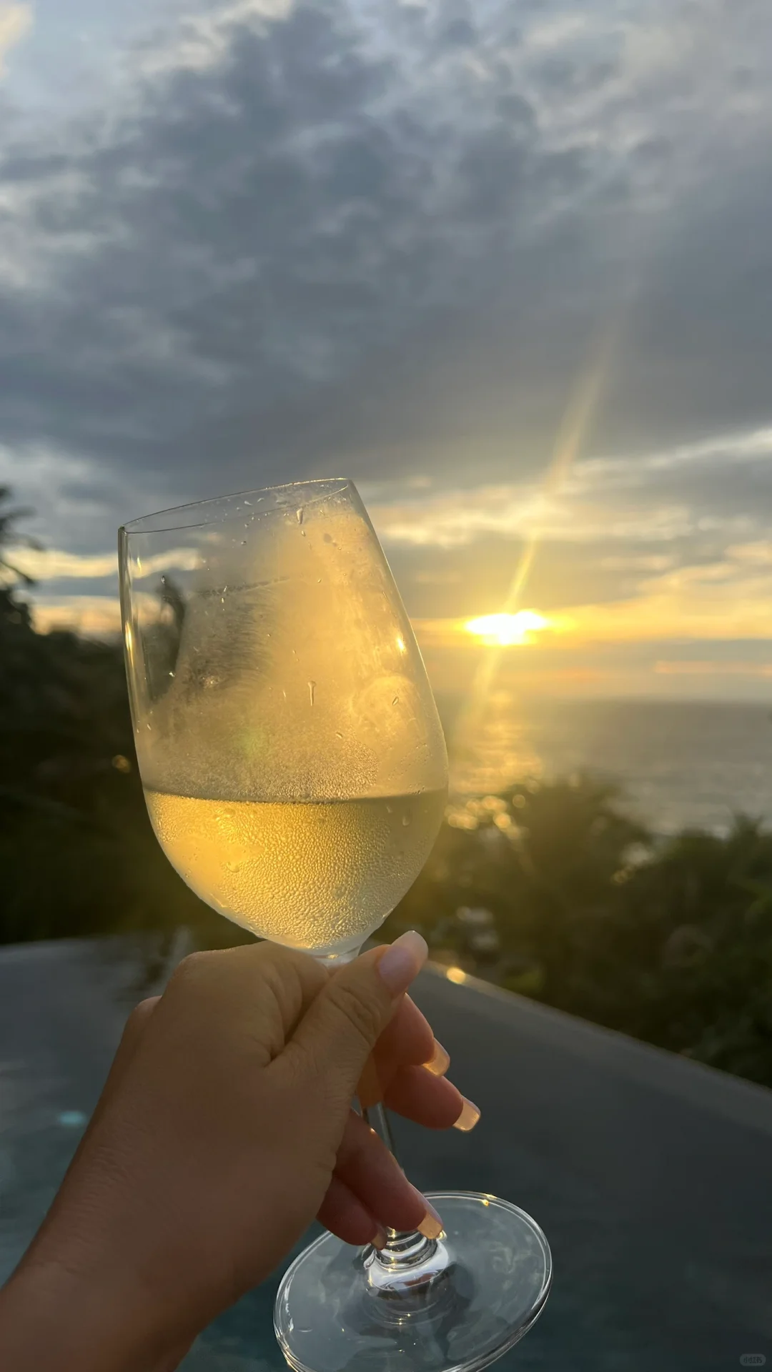 女人的心情就像夏天的普吉岛