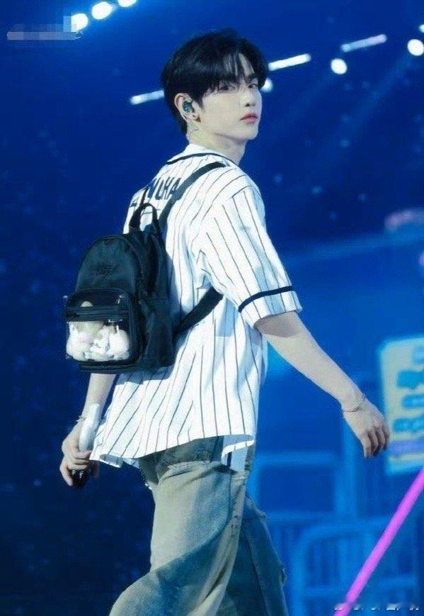 fans友好交流的yushi和章昊，谁秒了？ ​​​
