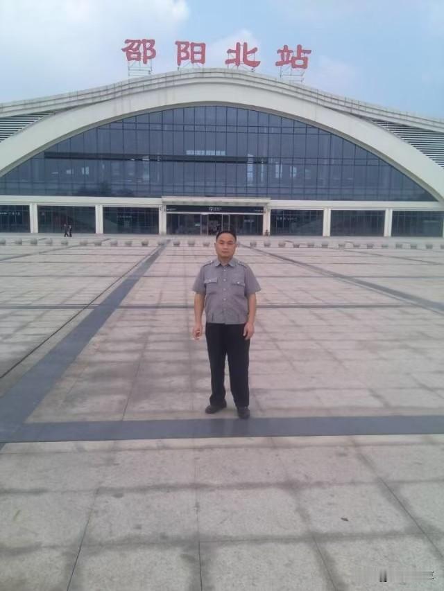 十年独居，我把日子过稳了，心态放平了，习惯了。
可一想到再找一个人磨合相处，就心