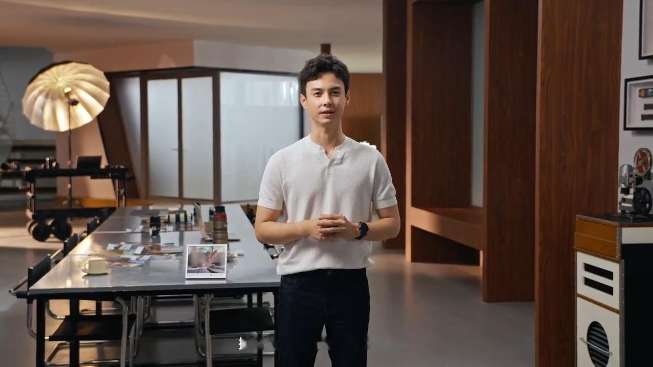 小米 17T 发布会的两个大帅哥。 