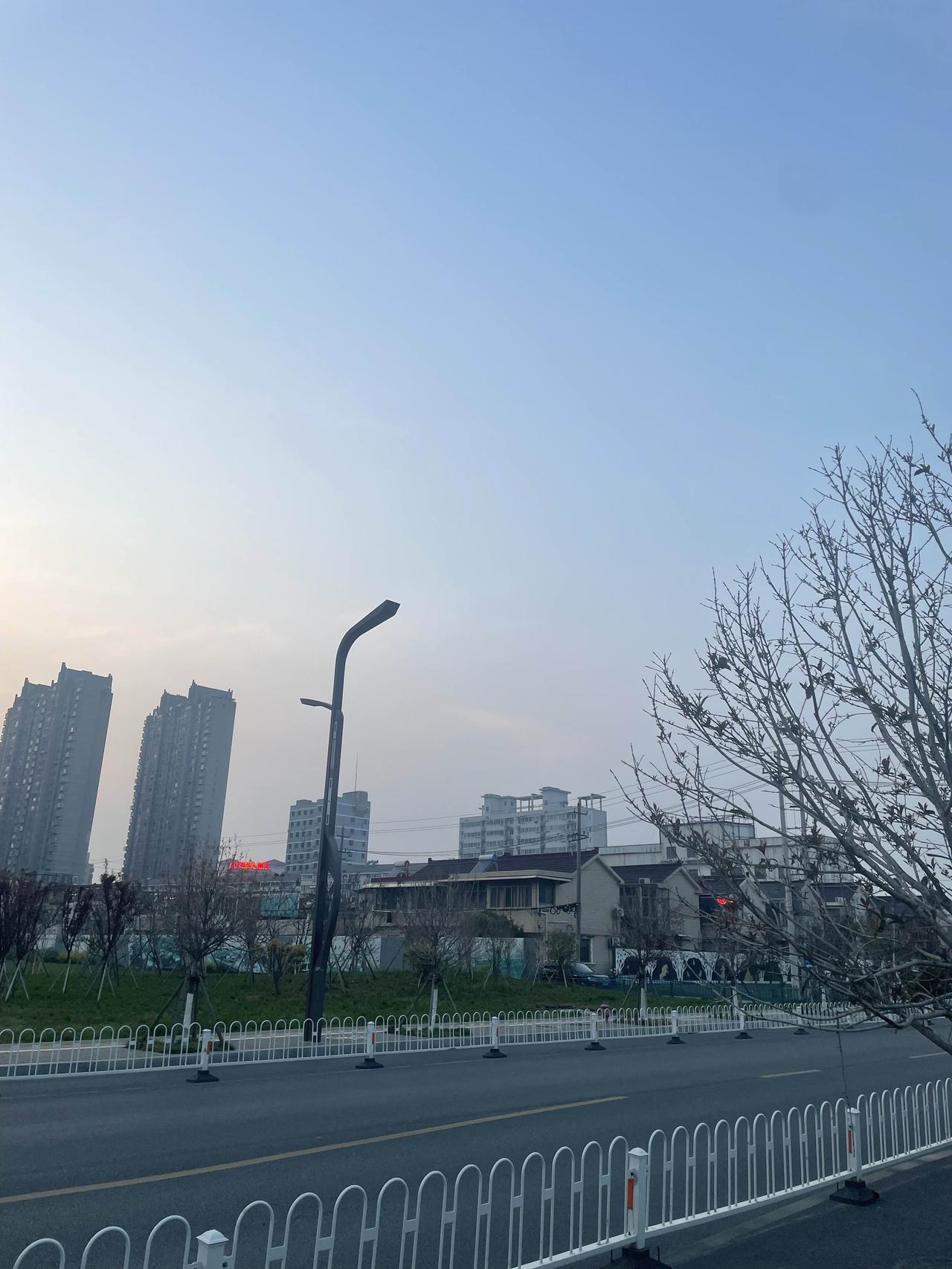 那个说东台的看过来：
1950年6月，中华人民共和国政务院颁发“东台市人民政府”