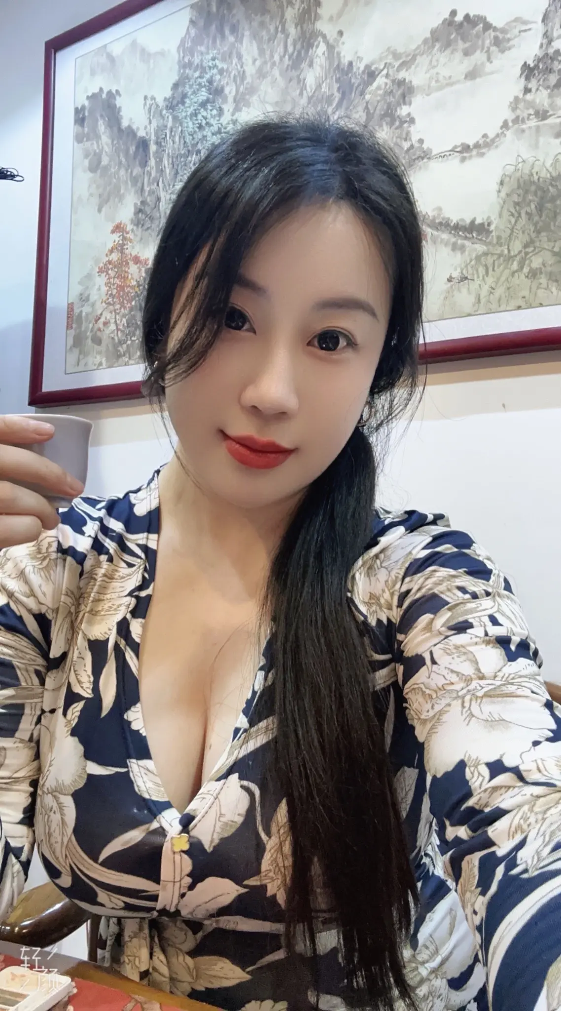 女人应该是明媚的 圆润的 充满生命力的