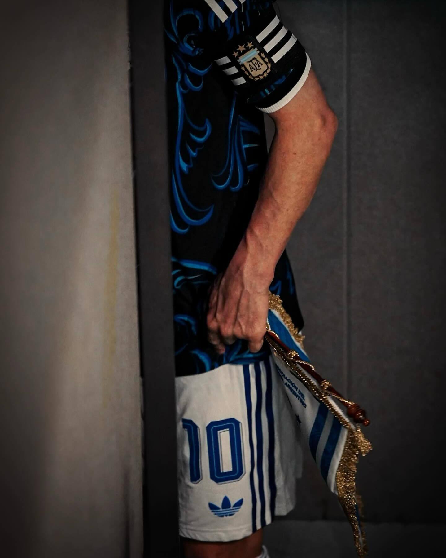 阿根廷国家队英文官方：©️✨梅西