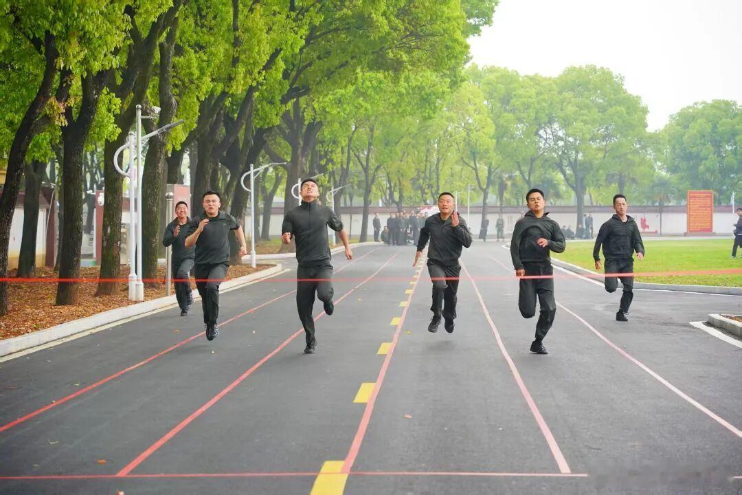 三川金盾烽火问鼎计划热点现场 青春向战，赛场亮剑！这场军营运动会超燃近日，武警某