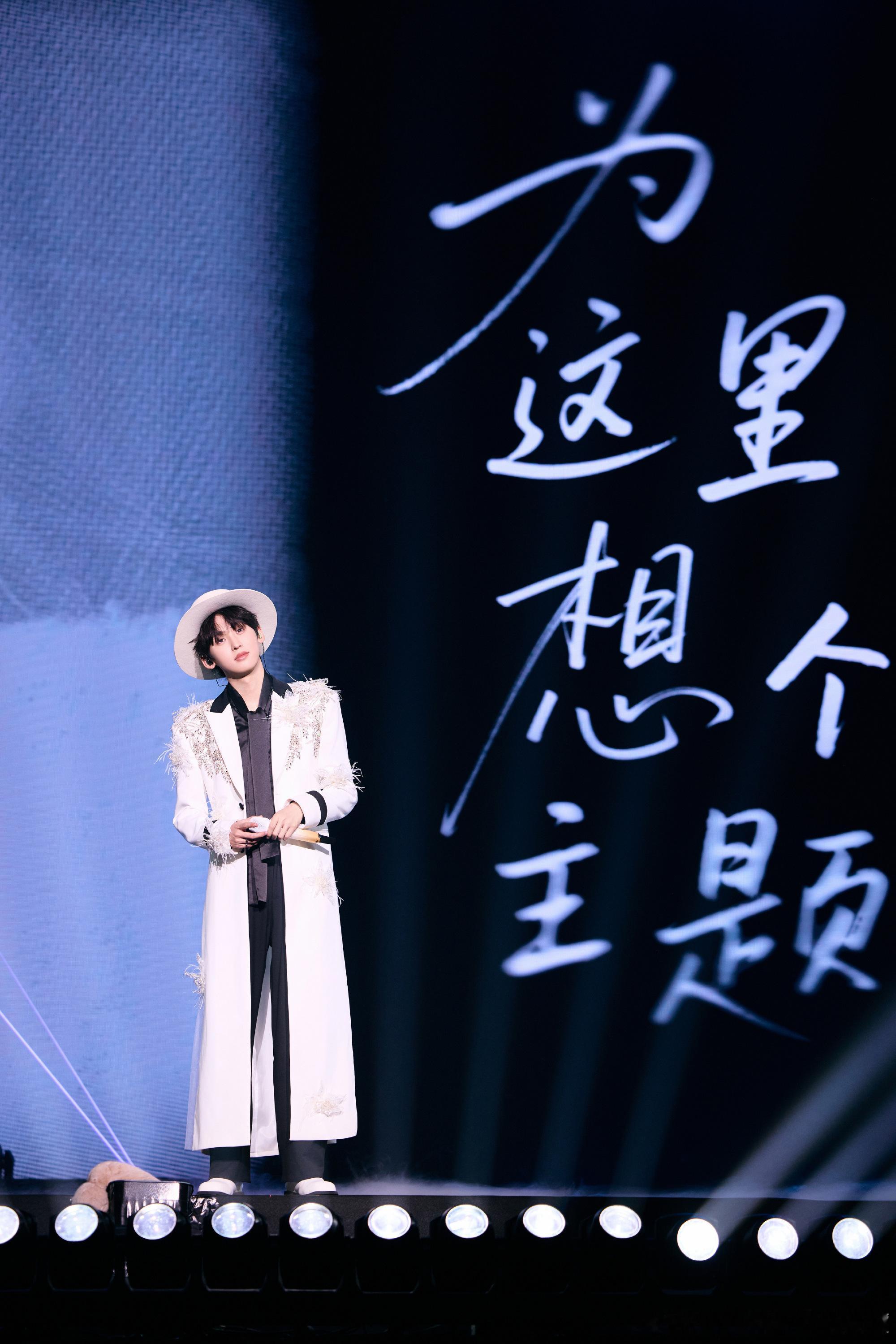 唐九洲化身满江小迷弟唐九洲看打球看烧心了 看球看烧心了！啾啾真情实感应援，迷弟状