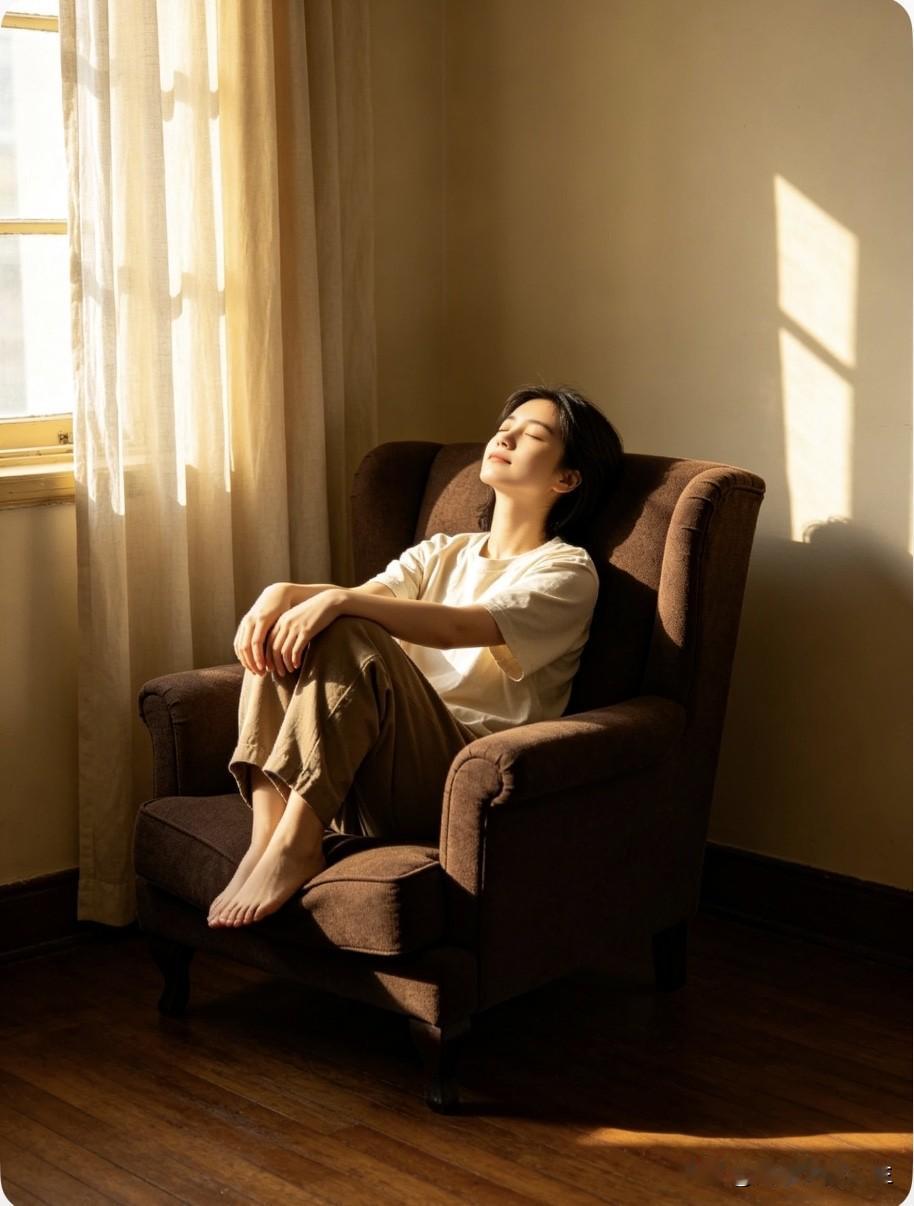 一位老中医说：
“快速恢复元气的最佳办法，就是每日午后坚持，在闲暇之际静坐一会儿