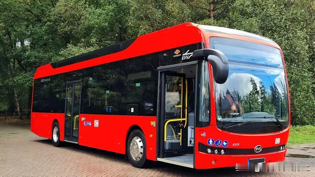 德财长：这样做我很生气！

德国财政部长克林拜尔接受媒体采访时说，德国铁路公司的