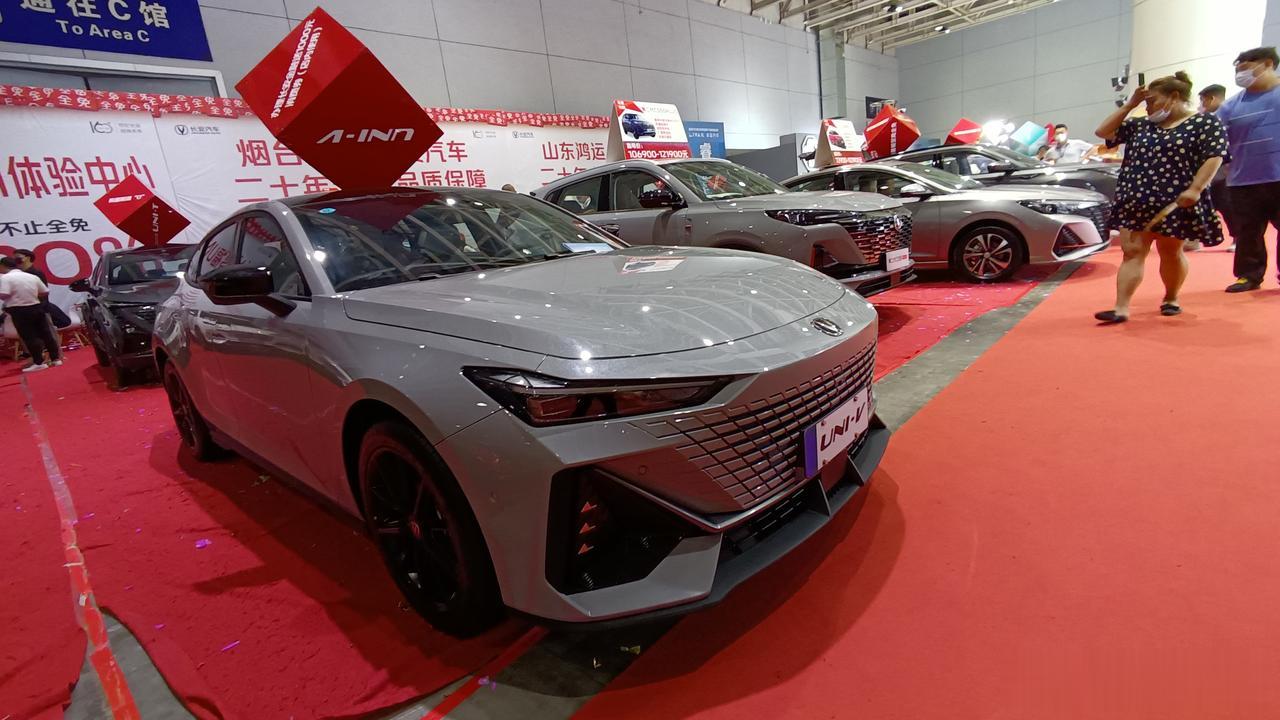 在过去的九月份，长安汽车UNI序列以其出色的表现，销量达到了16617辆，再次突