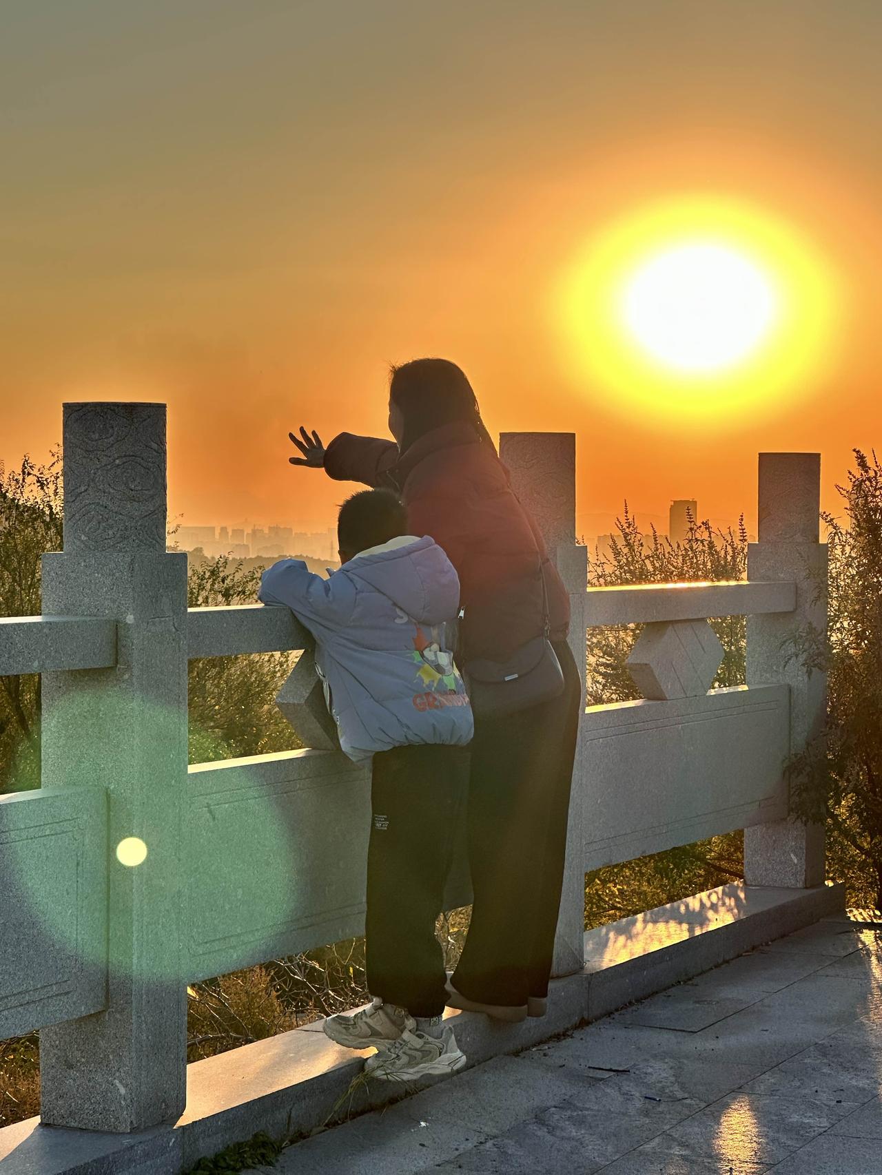 花山赏秋，陪儿子一下午~
若无闲事挂心头，便是人间好时节~