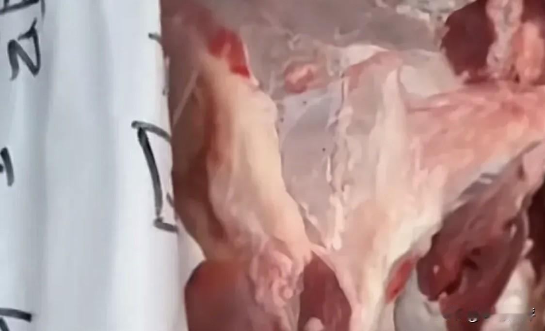 郑州经开区一学校教职工吃新鲜肉，学生吃冻鸡肉冻碎肉事件后续来了，当地文体局发布了
