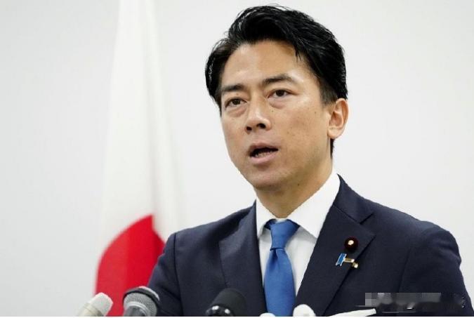 万万没想到！小泉进次郎在香会现场，把日本最不敢问的问题，当面甩给了美国防长。在全