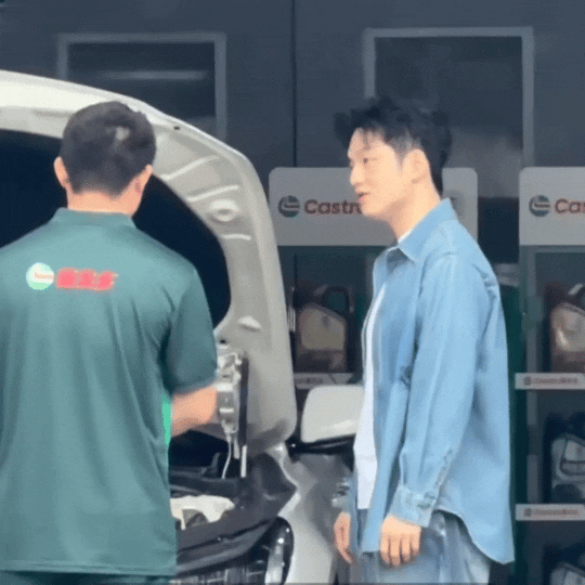 车企请樊振东代言确实是赚到了，亲自开车去保养，真把代言产品日常用～