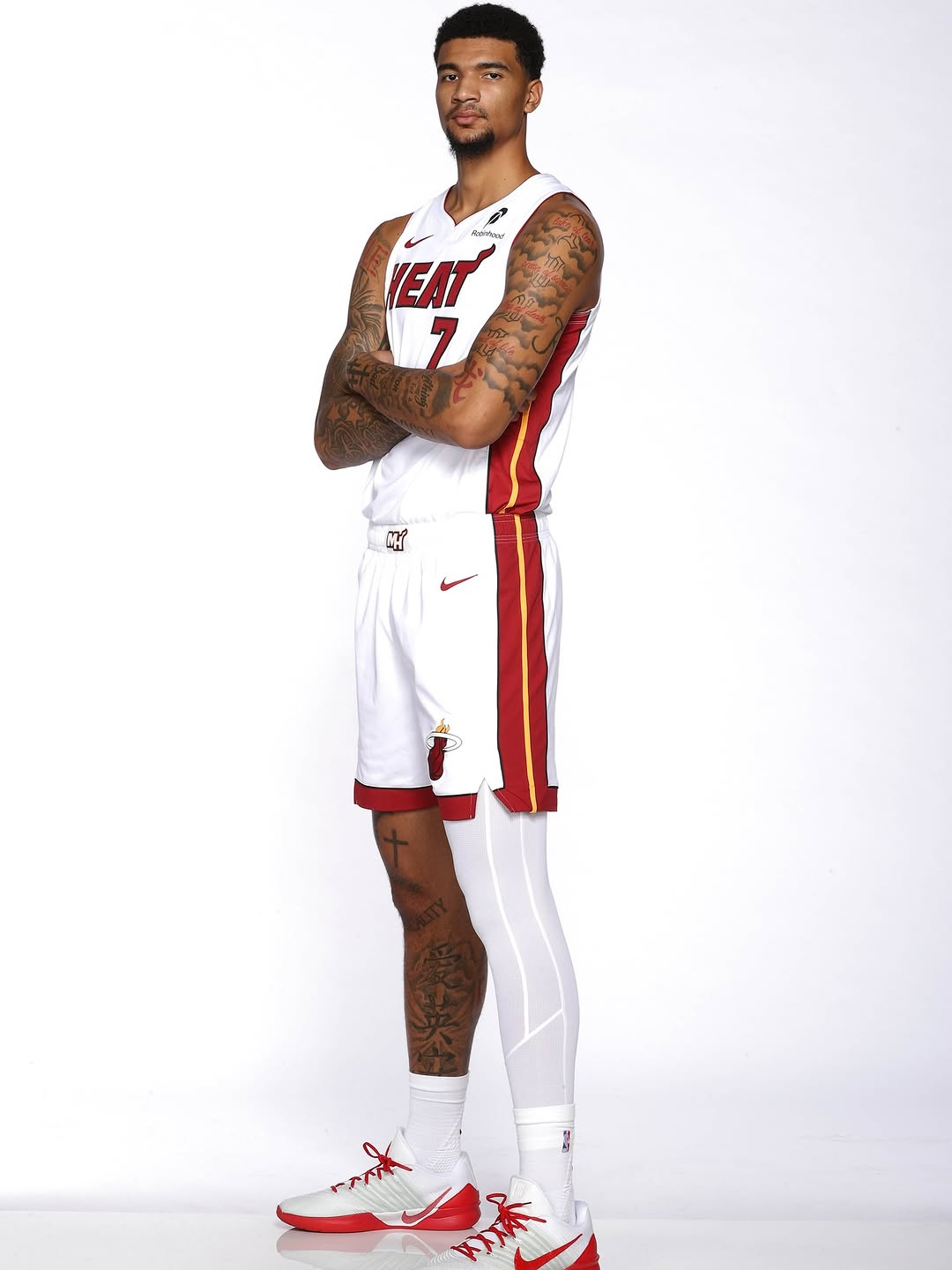 赛季前五场比赛中，当韦尔在场时，球队每百回合净负对手9.5分——这是所有热火轮换