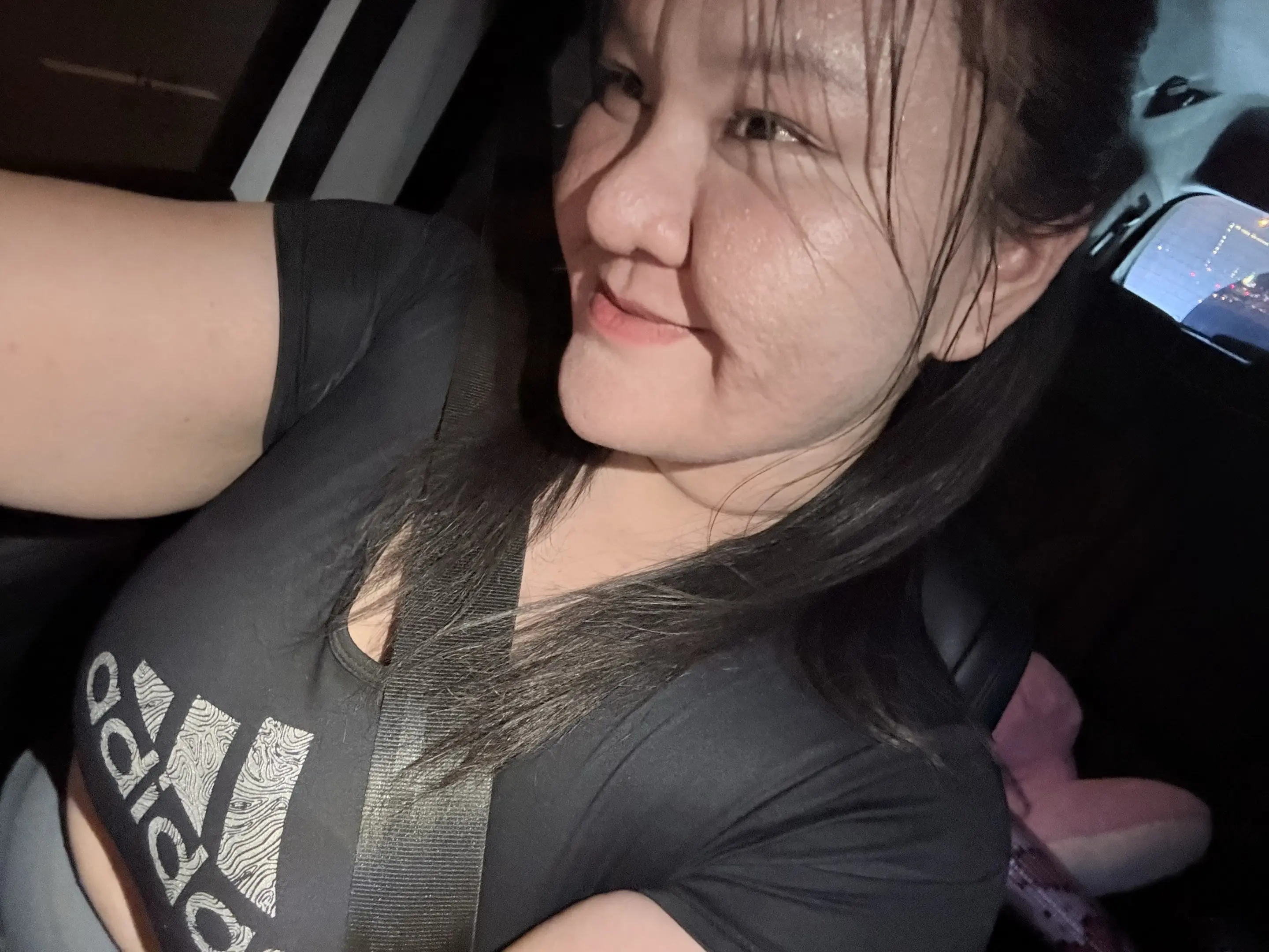 不想自律了。胖了你又嫌弃¬_¬