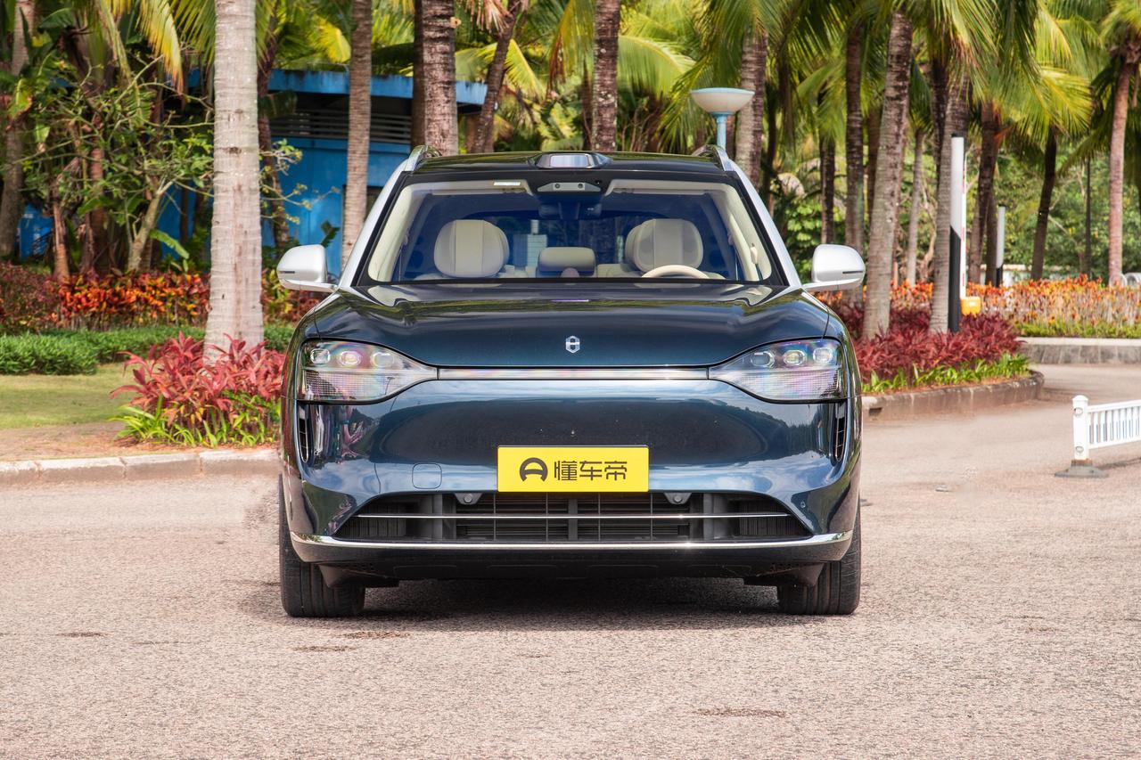 选择问界M9，不仅是选择了一款“宜商宜家”的高端SUV，更是选择了一份“长期保值