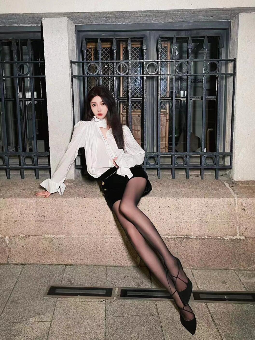 辣妹专属套装🤍🖤很难不爱涞觅润丝屈臣氏丝袜 ​​​