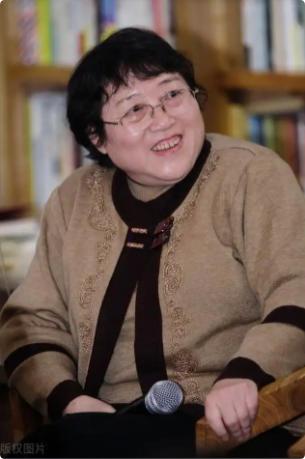 性学专家李银河说：“长得丑的人是体验不到爱情是什么东西的。爱情这个东西，本质上就