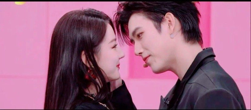 迪丽热巴教陈飞宇wave《你好星期六》这段也太好磕了！热巴耐心教陈飞宇wave，