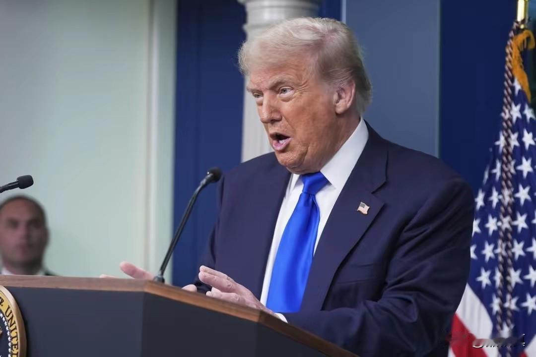 现在特朗普都开始明抢委内瑞拉的石油了，美军已经把委团团围住，任何进出的油轮都会被