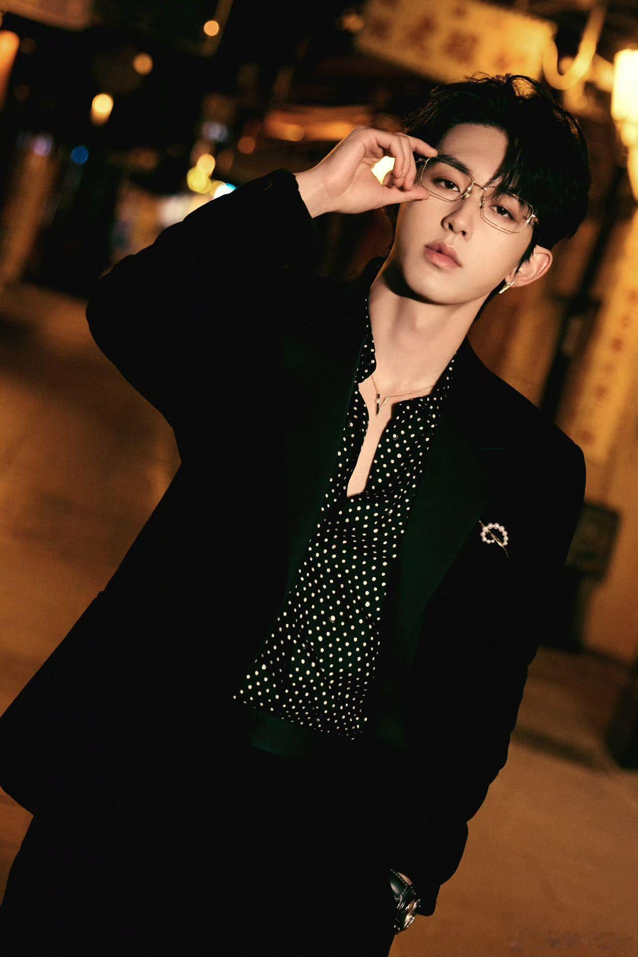 郭俊辰见面会把我养得很好 郭俊辰的舞台表现力真是没话说，唱跳结合得恰到好处，每个