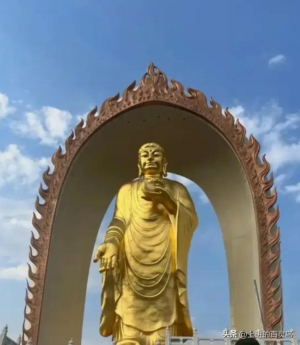 刚认亲时郭威透露小时候杜新枝夫妇经常带他去九江拜佛，在那个交通不便的90年代，杜