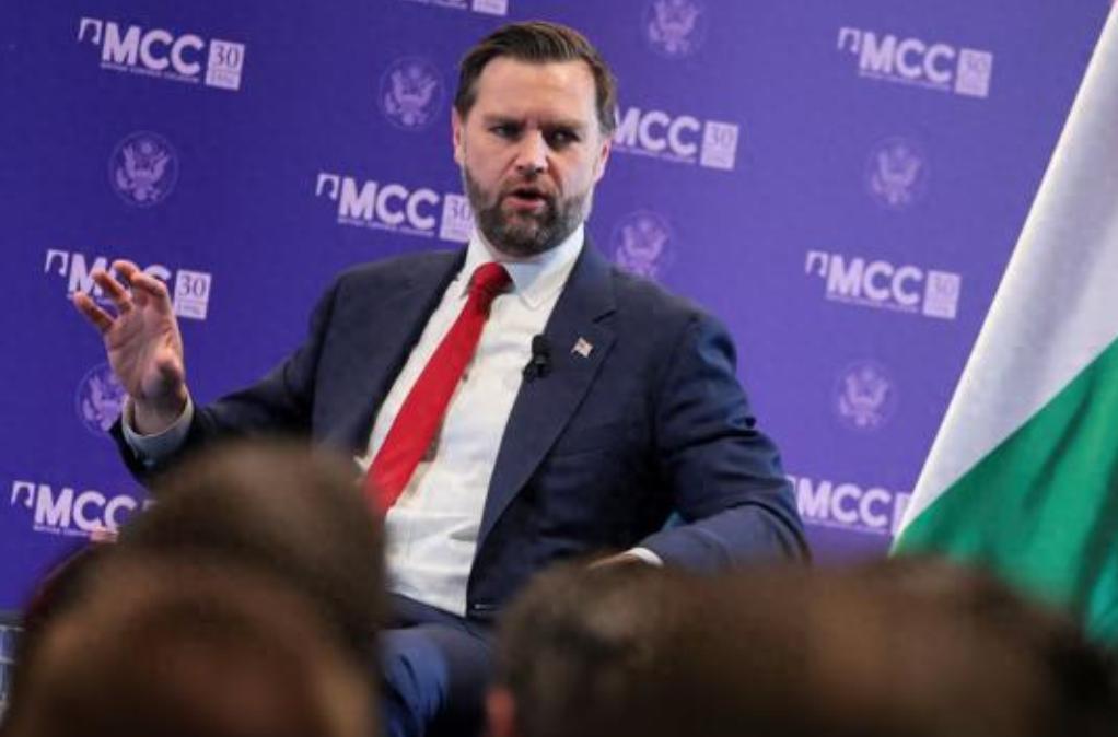 万斯的慷慨激昂：“任何国家元首都不能威胁其他盟国的元首，这是不可接受的”。

万