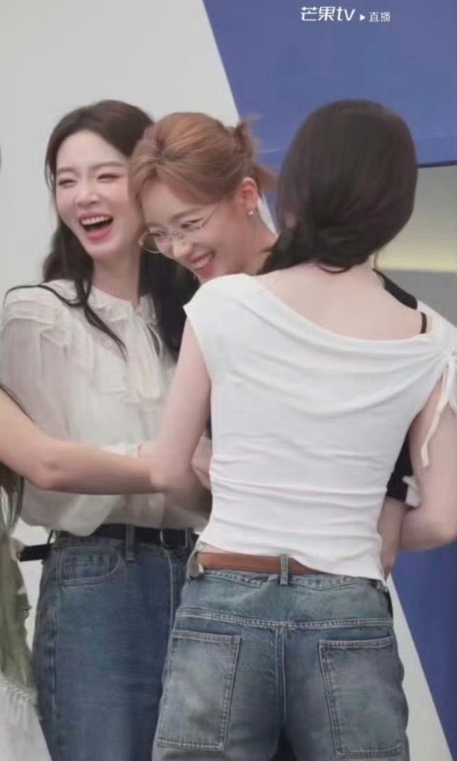 张月陈瑶浪姐二公二搭张月陈瑶浪姐二公二搭啦，又可以看到我们“瑶台月下”的舞台了！