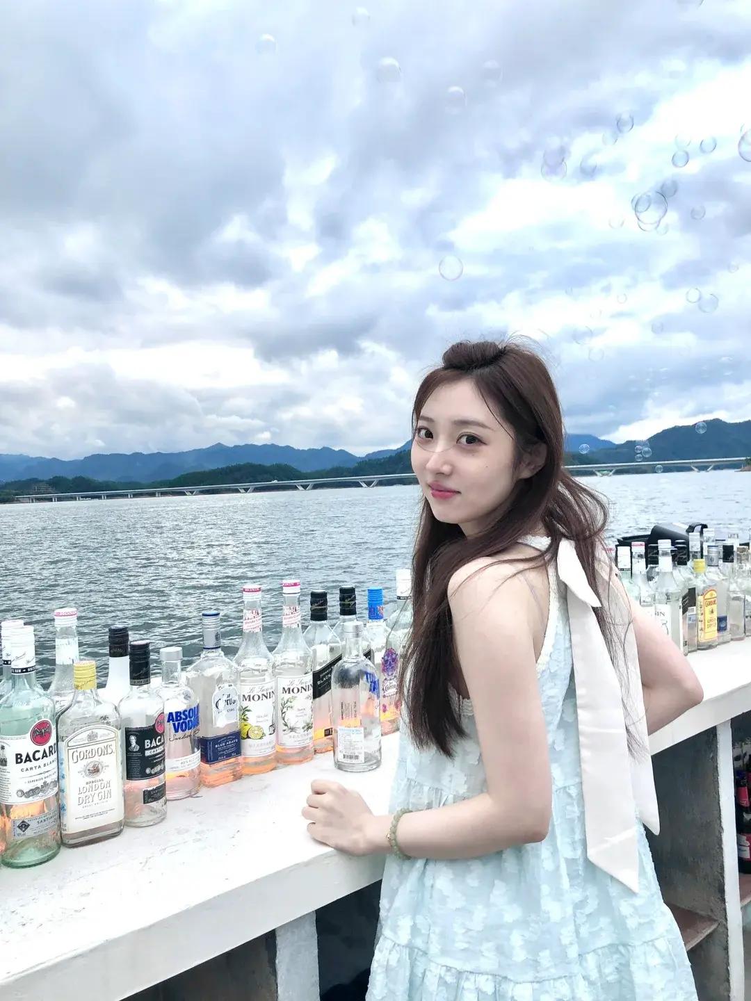 如果吻她一下会穷三年，但你愿意吗