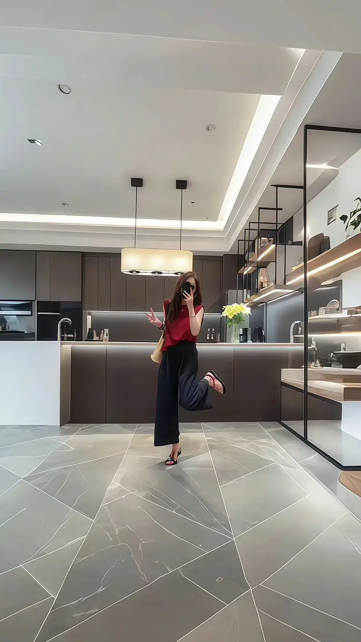 毫不费力地打开初秋穿搭 一击即中的夏日穿搭  夏秋穿搭小过渡 夏日穿搭...