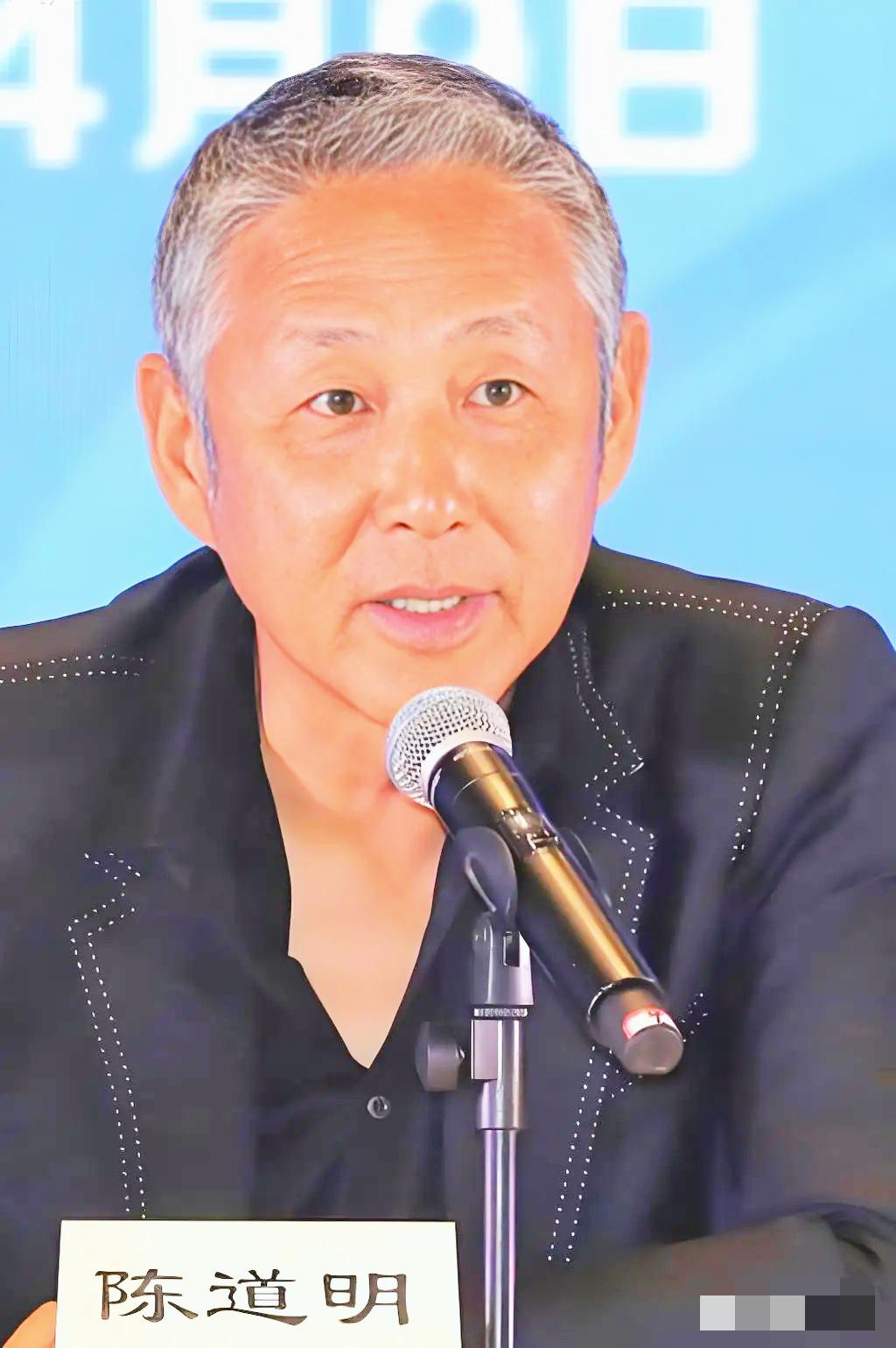 陈道明这句“人越省，命越薄”，
真的点醒了太多苦熬的人！别再把抠抠搜搜当会过日子