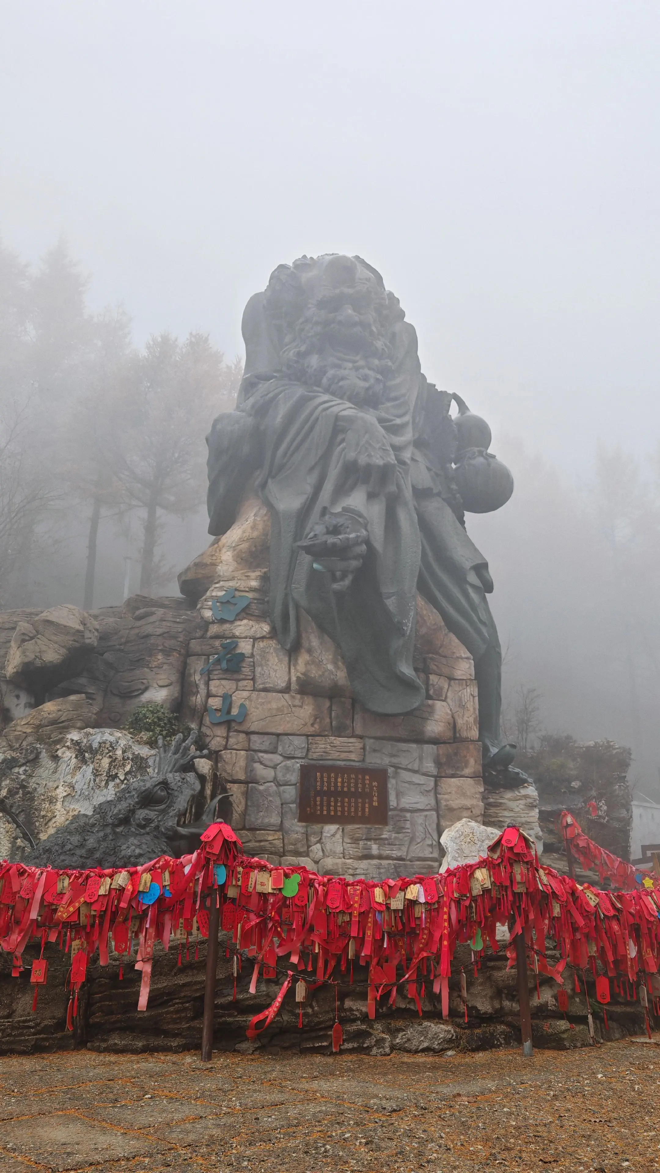 当你渐渐洞察因果，体悟天道，便不再轻易羡慕或攀比他人。因为你终将明白...