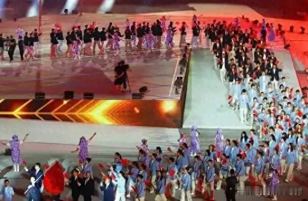 开门红！中国代表团拿下亚运会首金