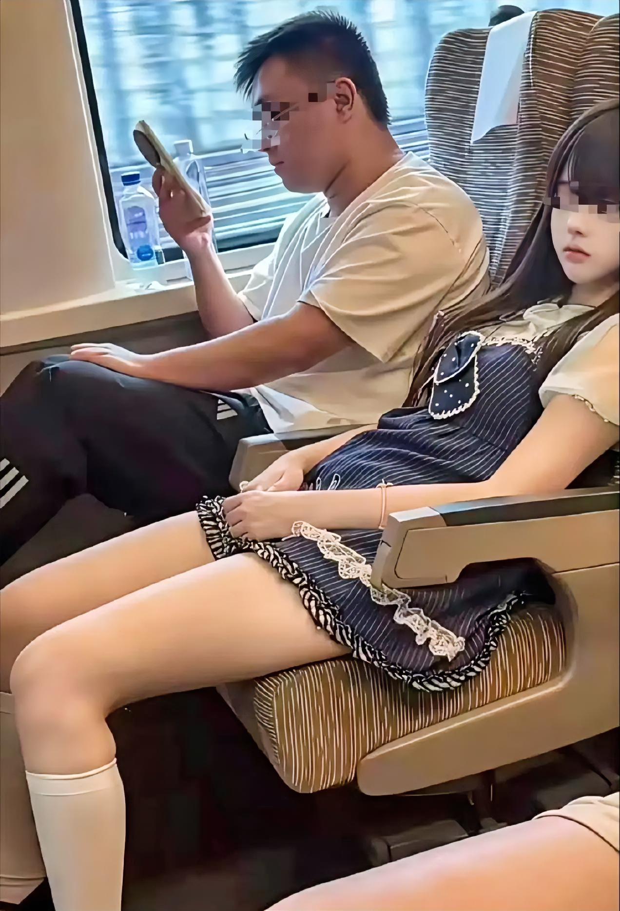 高铁上，一对陌生男女坐在一起，两人无话可说，非常尴尬。但是，假设让他们在普遍的绿