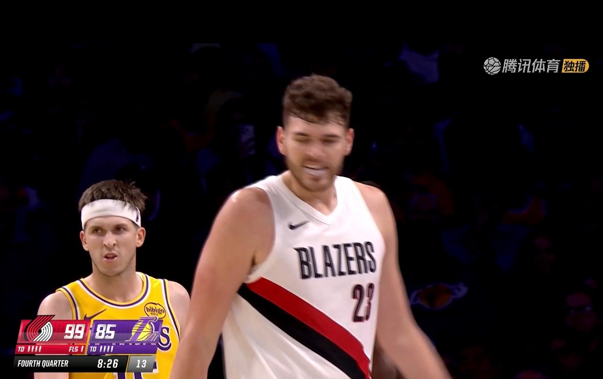 克林根今天12个篮板，其中6个是前场板。这哥们篮板能力确实牛逼 [good]nb