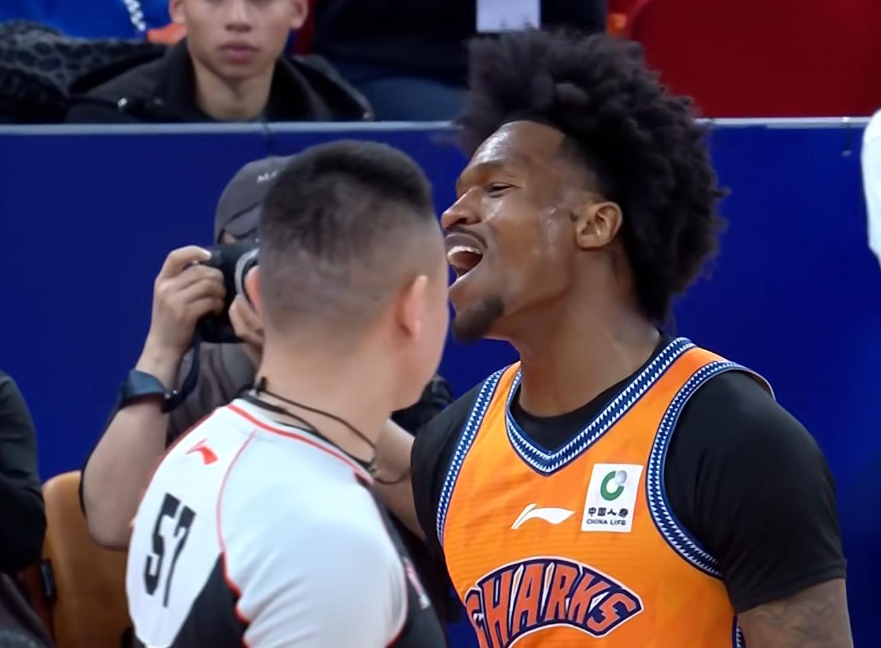 CBA名记喊话古德温：王少杰受伤，你应该出来点评一下才合理！
昨晚，广东队与上海
