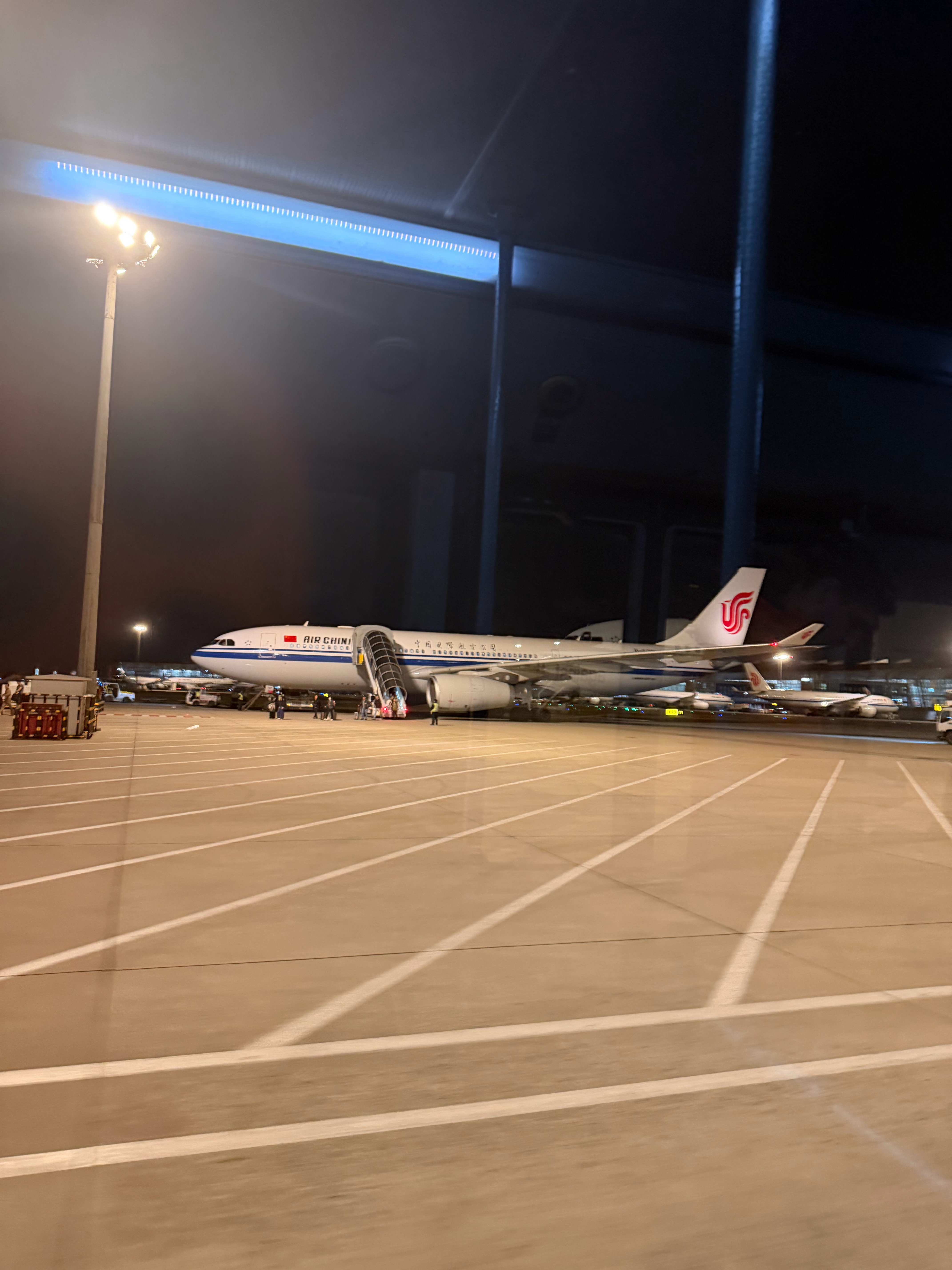 下班了，疯狂忙碌的26年北京车展季上半场结束了。休息三天，准备迎接更加疯狂的下半