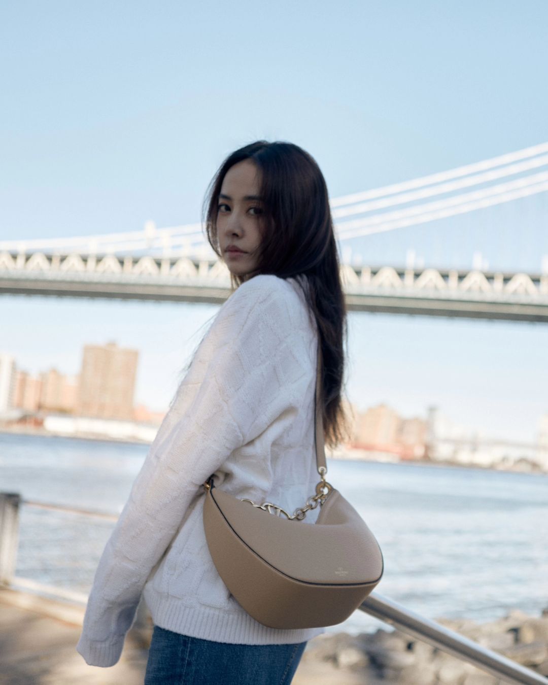 官宣成为华伦天奴品牌代言人后，蔡依林带来的三套美丽Valentino 造型～～～