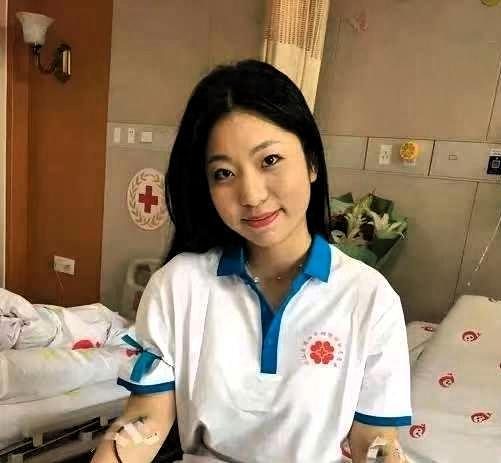 杭州21岁女孩在一家公司实习，突然向老板请假十天，老板怒气冲冲的问：“请这么多天