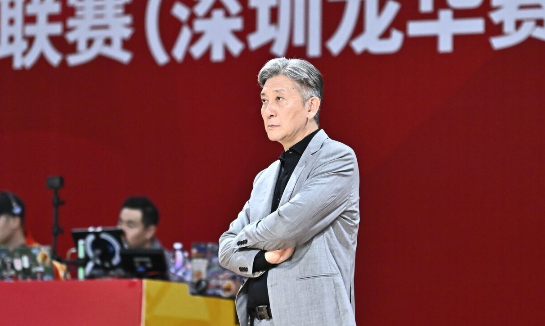 深圳队这场都不知道咋说了。。。。。。快是变快了，但是就深圳队这个防守资源，其实不