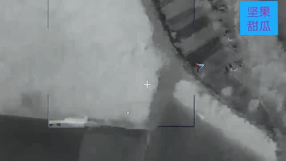 苏梅州基亚尼查地区，俄军无人侦察机在一片树林里发现了乌军的临时指挥部，经常有车辆