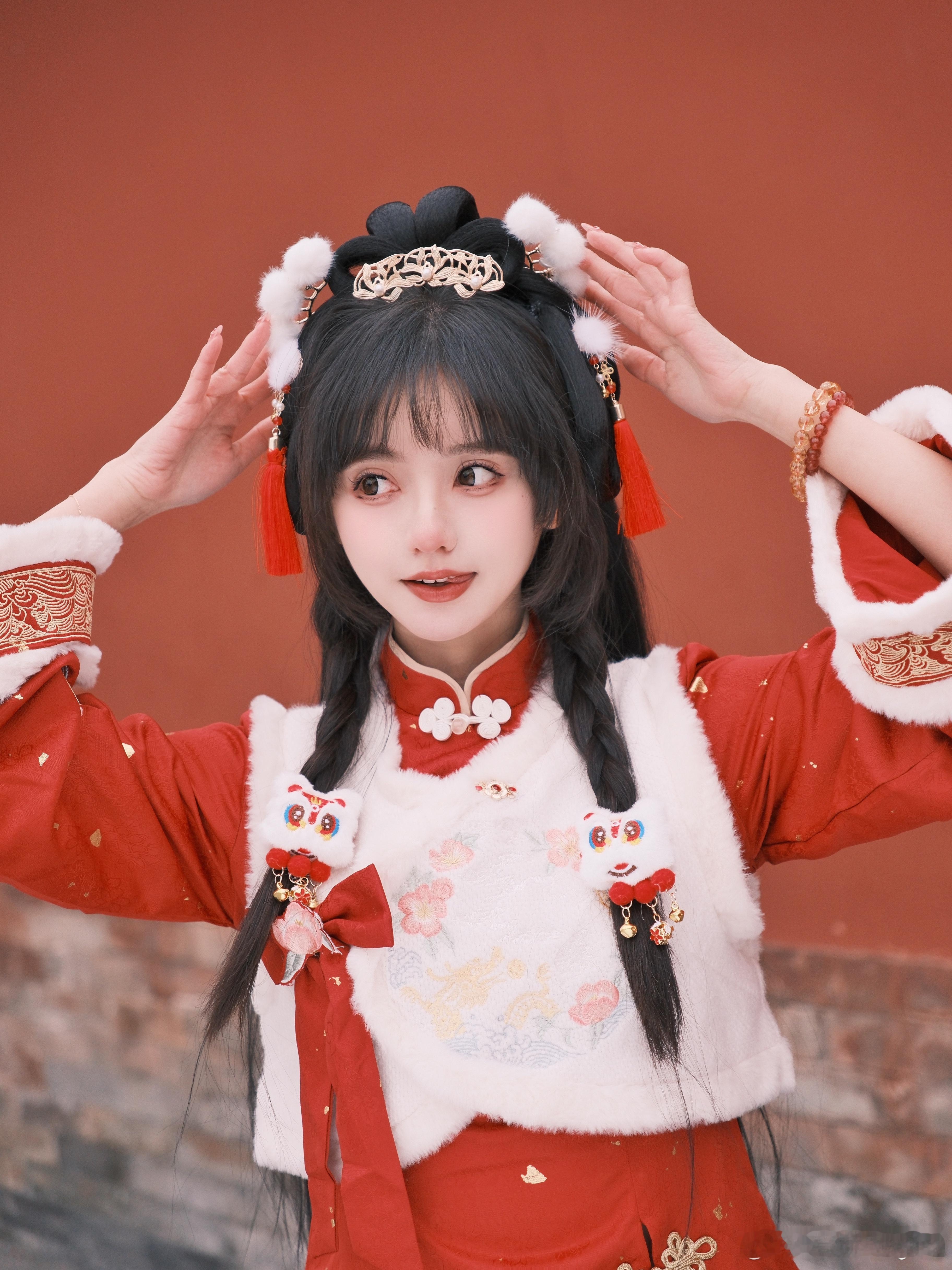 回国后第一个春节🧧🎆🎉小高在这里给大家拜年啦㊗️！#高赫Regina[超话