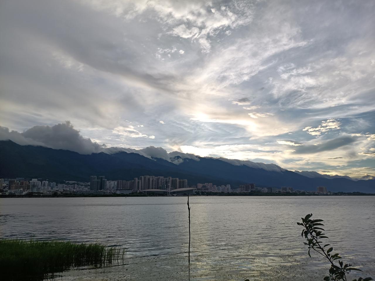 你能分享一张美丽天空的图吗云南大理