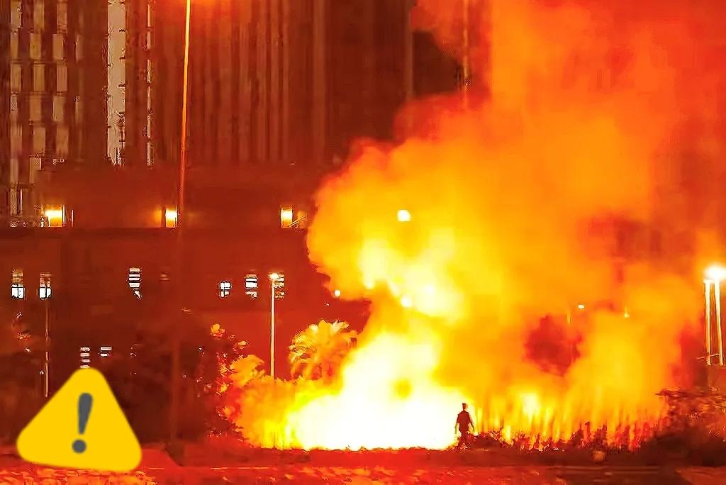 全球拉响红色警报！美国首次下令：所有驻外使馆，立刻进入紧急状态！
 
3月17日