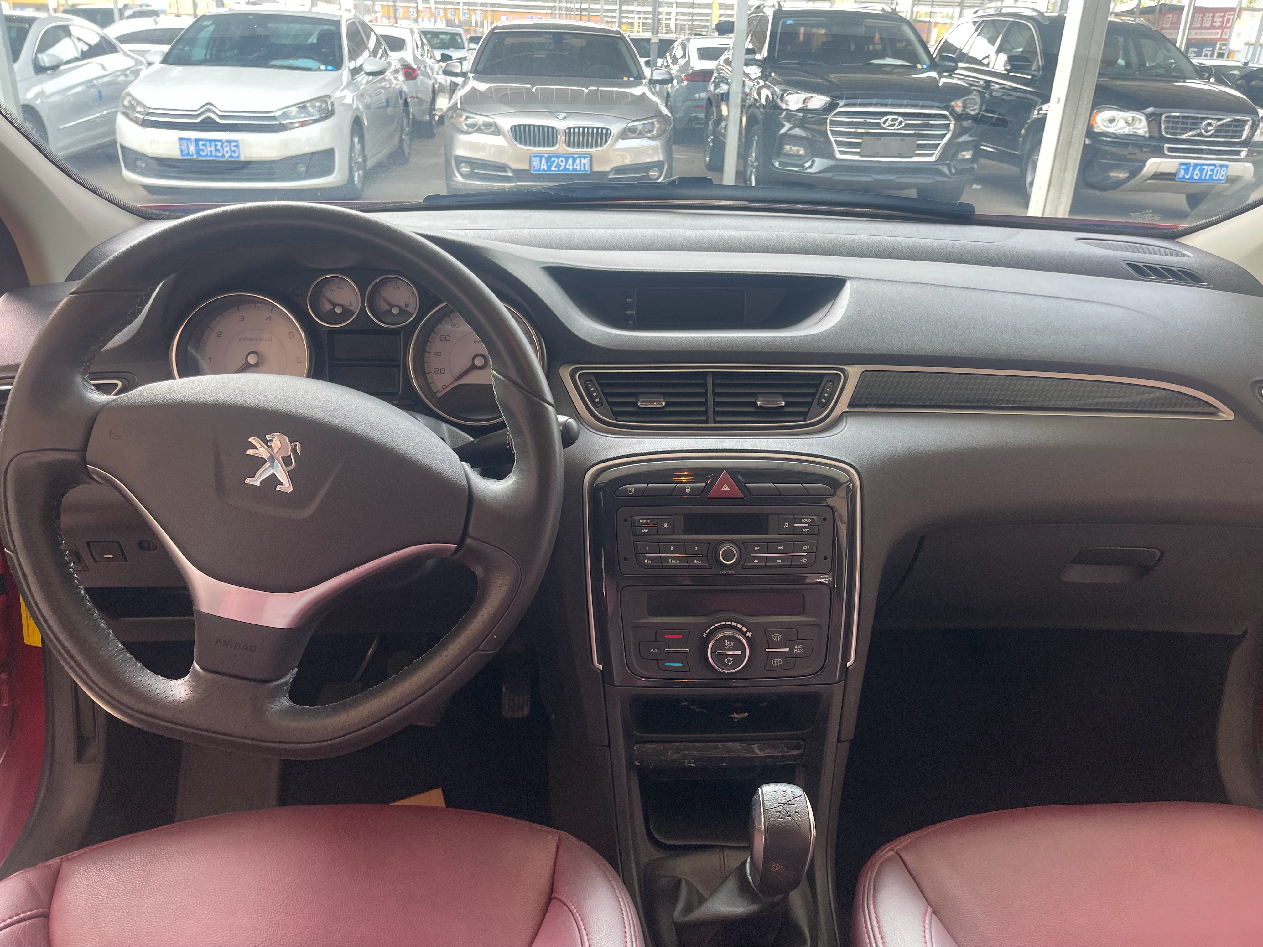 万元代步车 2018年手动标志308 收拾完毕  一手车 10多万公里 外观内饰