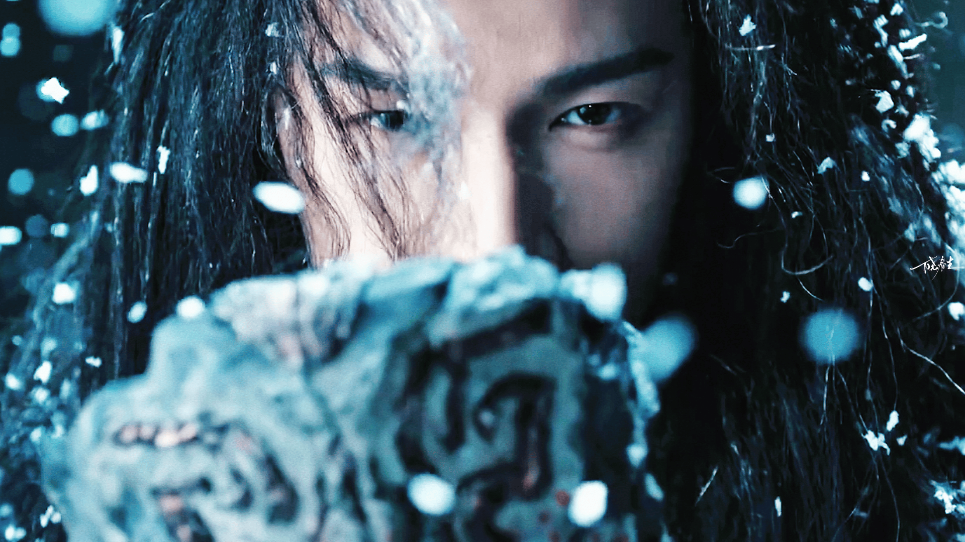 李昀锐破碎战损版回来了李昀锐破碎战损镜头谁被李昀锐冰湖战损镜头戳中了！白衣染血立