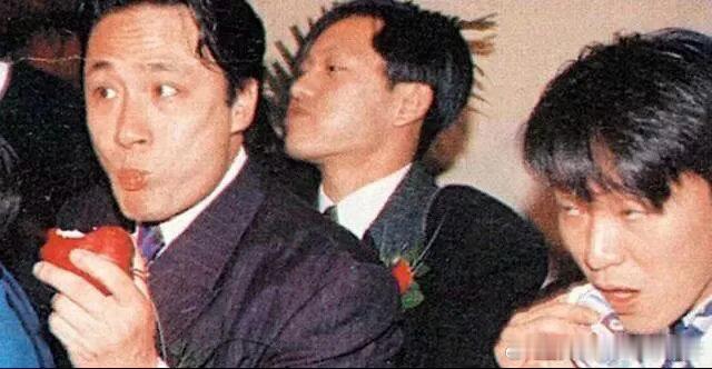 老照片  九十年代 吴镇宇 周星驰珍贵合影 