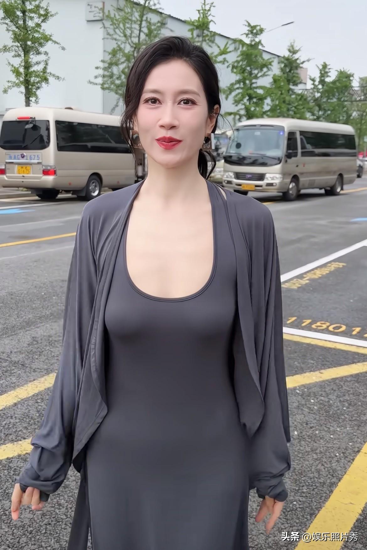 很多人都说她演技有“破绽”！太用力了，让人不舒服！

她有颜值有身材，也很努力，