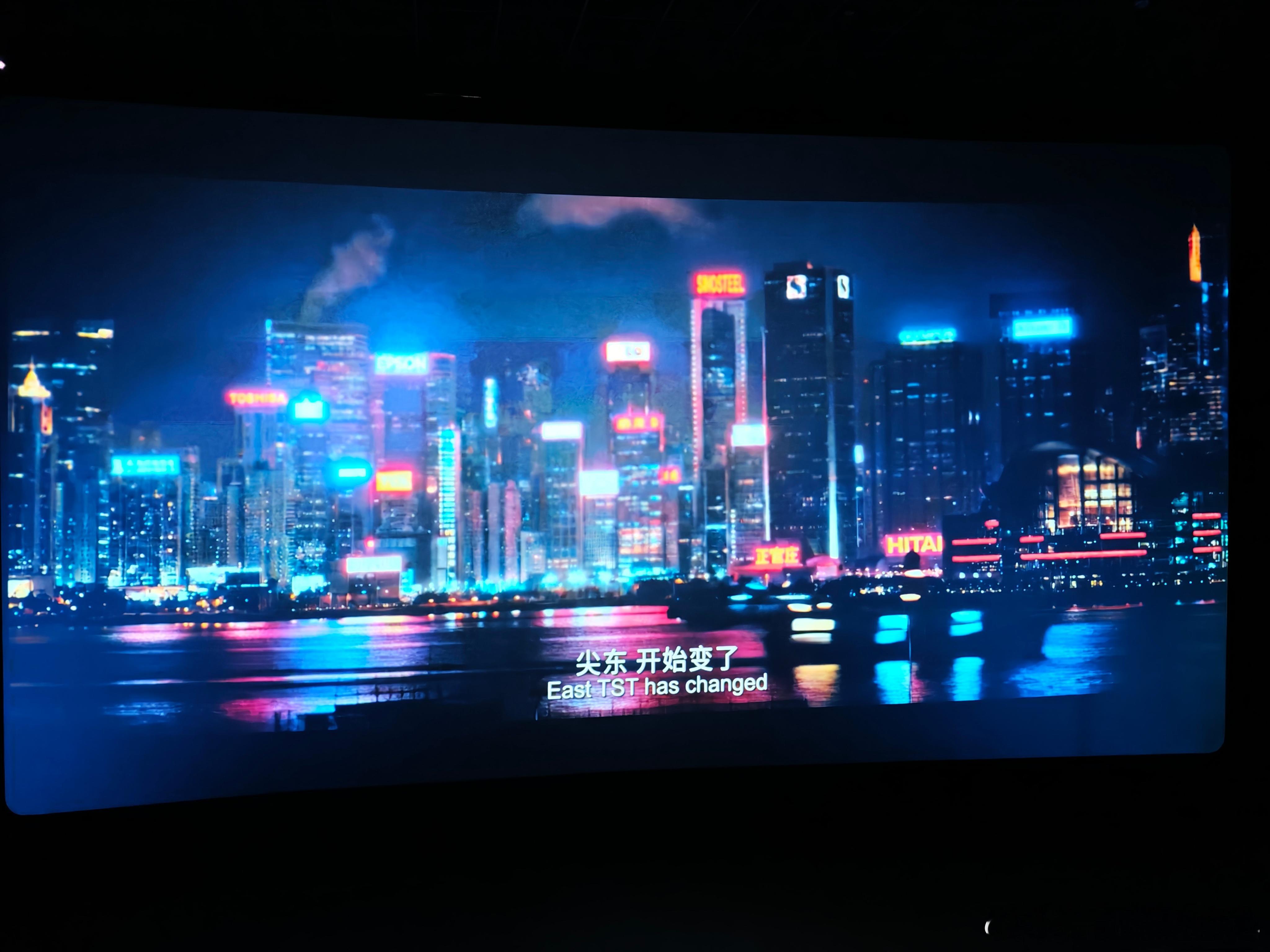 春节第三场电影，给黄子华的《夜王》，在歌舞升平中见证社会的黑暗和人性的光辉。虽然